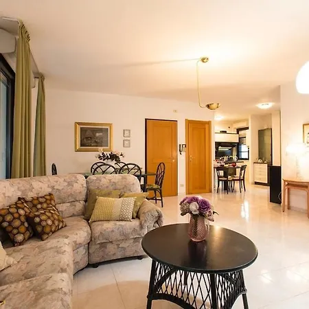Attico Angela Con Grande Veranda Appartement