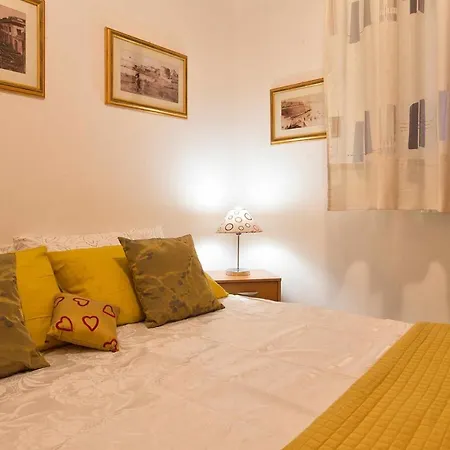 Attico Angela Con Grande Veranda Apartment *